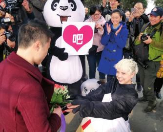 2��14���������m��Ů�����Ѵ�������