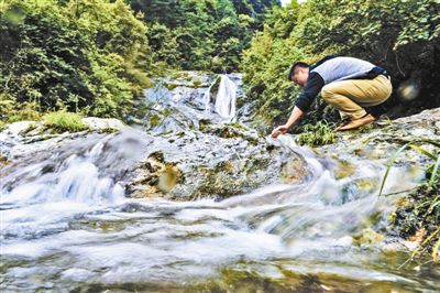 �������(qi��ng)�hԴ�(zh��n)���ɽ��̎�ĝh��Դ�^���h��ˮ���@����l(f��)��ݚ�D(zhu��n)2000�๫������K���M(j��n)���򼽵�ǧ���f��