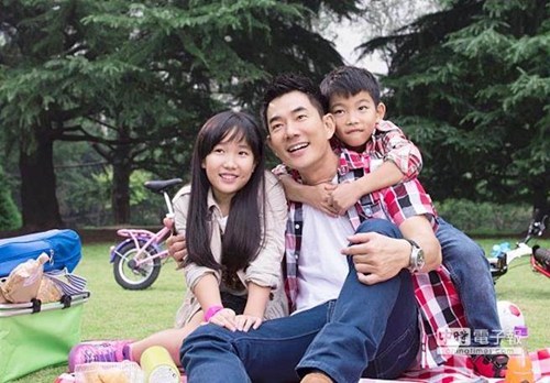 ���t�Rһ����Ů��ʽ�عⱻٝ���Ƕ����������D��