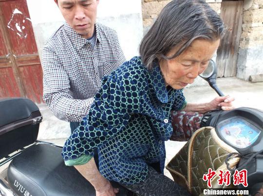 Т��ÿ���d��Ѯ�V��ĸ�H�ϰ෴������ЄӾW(w��ng)��