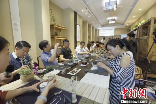 ���Ղ��y(t��ng)����Ļ������c���ꄓ(chu��ng)�I(y��)��Փ�����Ļ