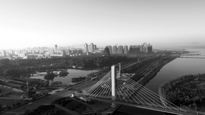 ��䓳ǡ��w����Ŭ����׃һ䓪�(d��)���������ơ��׶��|߅һ�����L(zh��ng)��ˮ��ĳ��С��@һ����Ƭ���w�����������D