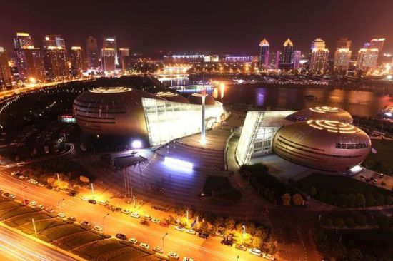 λ�����ݵĺ���ˇ�g(sh��)�����_���������硱�W(w��ng)վ