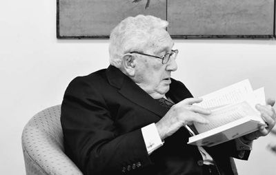 ��������r�֣�����ǰ����(w��)����������ڼ~�s���k���҃�(n��i)�o�����������ڽ��ܱ���(b��o)ӛ�߲��L�r��92�q���g�Ļ�����ʿ�f����������������߀�ڽӎׂ��Ԓ��������ÿ�칤�����L�r�g������15��С�r��������������������^�X��Ȼ���������ÿ�칤���@ô�L�r�g����ʲô���܆᣿�����������ҵ�ĸ�H����98�q�����H95�q����������Ц���f��