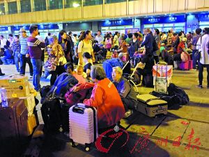 �����ÿͰ�ҹ�����ڏV��վ���o̎��ȥ��ӛ���