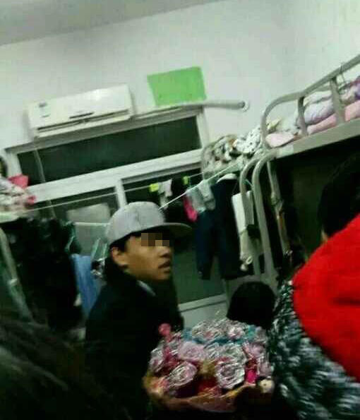 ��������