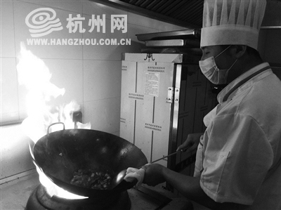 ��ʒɽһ���в͵����N�����򎟸���������ҹ����Ͻo���¶�����������