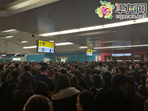 �S�����ؑc܉�����F(tu��n)�ٷ�΢���l(f��)��Ϣ�Q��18:25��3̖(h��o)��һ��܇�ĳ˿���Ʒ��ը��ԓ��܇��ţ������͙z������(j��ng)܉���־ָɾ��ڬF(xi��n)���_�J(r��n)����ը���˿͔y������늳���Ŀǰ��3̖(h��o)���ѻ֏�(f��)�����\(y��n)�I��ȫ���\(y��n)�I����Ҳ���𲽻֏�(f��)�С��˴�ͻ�l(f��)�¼����ҟo�ˆT�������˿͂��Ժ�y����늳ء���늌�֮���ƷҲ��ҪС�İ���