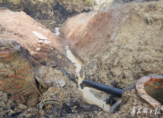 �����ٱ��������܇�200�׷�����(n��i)��Ⱥ���M(j��n)������ɢ����֧ˮ�����܇��M(j��n)�б��o(h��)��ֹ�������ӡ�ͬ�r������(li��n)ϵȼ?x��)⹫˾�M(j��n)���P(gu��n)�y������15�r48�����������ٱ���ȼ?x��)⹫˾���g(sh��)�ˆT���ɳ����񾯵Ȳ��T��������ɹ��P(gu��n)�]ȼ?x��)⿂�y�T���S�������ٱ�ʹ��ˮ��������������M(j��n)��ϡጺ͓�硣