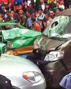 �������t(y��)Ժ����ͨ���Bײ5܇ ��1������������