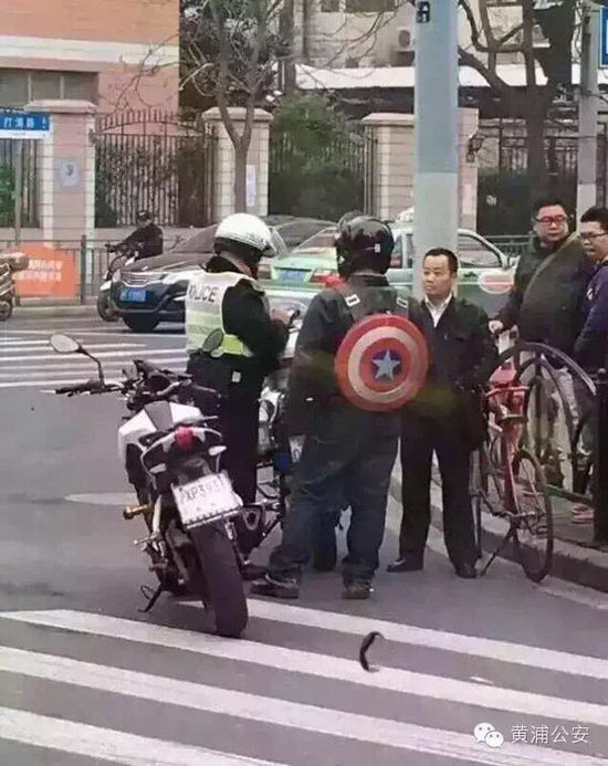 �Ϻ��S�־���΢���ع�12���J�t�����������Ŵ������^��