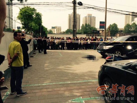 ��������9�r50���S����ȸ��ֺ�ʢ��BA��ǰ�l(f��)��һ��K����һ40�q���ҵ���������ԓ��23�Ӊ����������Ї��r(n��ng)�I(y��)�y����ȸ��ַ���̎�Tǰ��