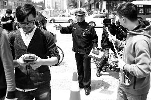 ���݅f(xi��)��̎�õ���̮�����cٝ �@һ�Șs�u����