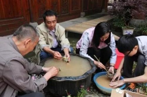 �������fլ�����Ͻ��·� һ�z��ȥ�l(f��)�F(xi��n)һ����Ĺ