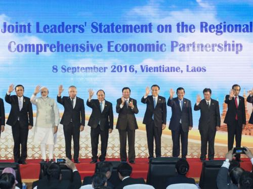 9��8�����Ї�����(w��)Ժ������ˏ�(qi��ng)���f����ҕ��h���ĳ�ϯ��ʮһ�Ö|����������������ˏ�(qi��ng)�c�|��ʮ�����n�����ձ���ӡ�����Ĵ������������m�ȇ��I(l��ng)��(d��o)�˹�ͬ��ϯ���^(q��)��ȫ�潛(j��ng)��(j��)����P(gu��n)ϵ�f(xi��)����(li��n)�����l(f��)���xʽ���@�ǰl(f��)���xʽ�ϣ���ˏ�(qi��ng)ͬ�c���I(l��ng)��(d��o)�˼��w��Ӱ�����A��ӛ�� ���� �z