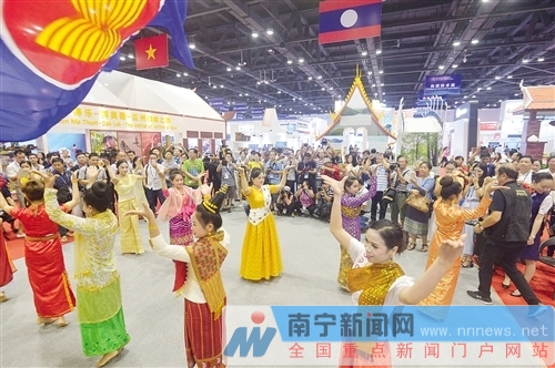 �|����������֮�ǡ�չ�^(q��)��ʽ�_�^���������Ŗ|���L(f��ng)