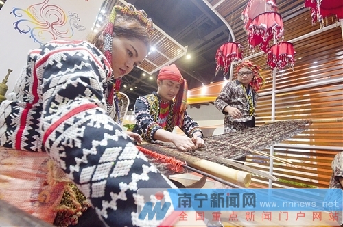 �|����������֮�ǡ�չ�^(q��)��ʽ�_�^���������Ŗ|���L(f��ng)