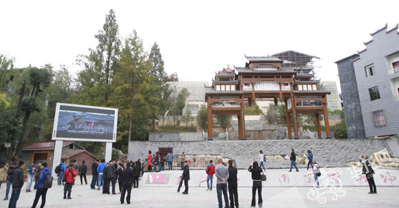 ���W(w��ng)�j(lu��)ý�w���D(zhu��n)�ġ��tɫ�υ^(q��)��������ʾ������ �ؑc����������ɫ�����N·��