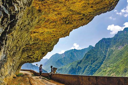 ʮ����������Ϫ�h�mӢ�l(xi��ng)�ܼ�ƺ�ϻ���ġ���·��߅����λ�����ڴ���Ϣ������ӛ�� �x�Ǐ�(qi��ng) �z