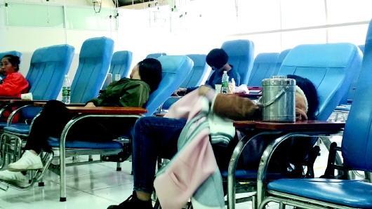 ����һ�WУ20�����W���R�l(f��)�����a У����θ�c��ð