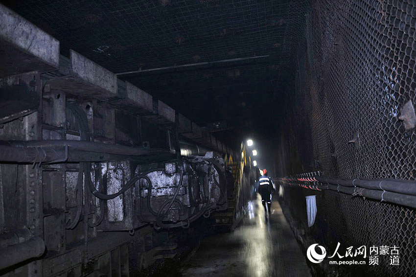 ���W(w��ng)�j(lu��)ý�w���D(zhu��n)�ġ�̽�L����200�׵�ú�V���I(y��)�^(q��)