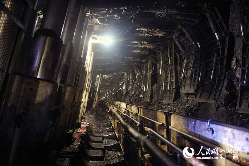 ���W(w��ng)�j(lu��)ý�w���D(zhu��n)�ġ�̽�L����200�׵�ú�V���I(y��)�^(q��)