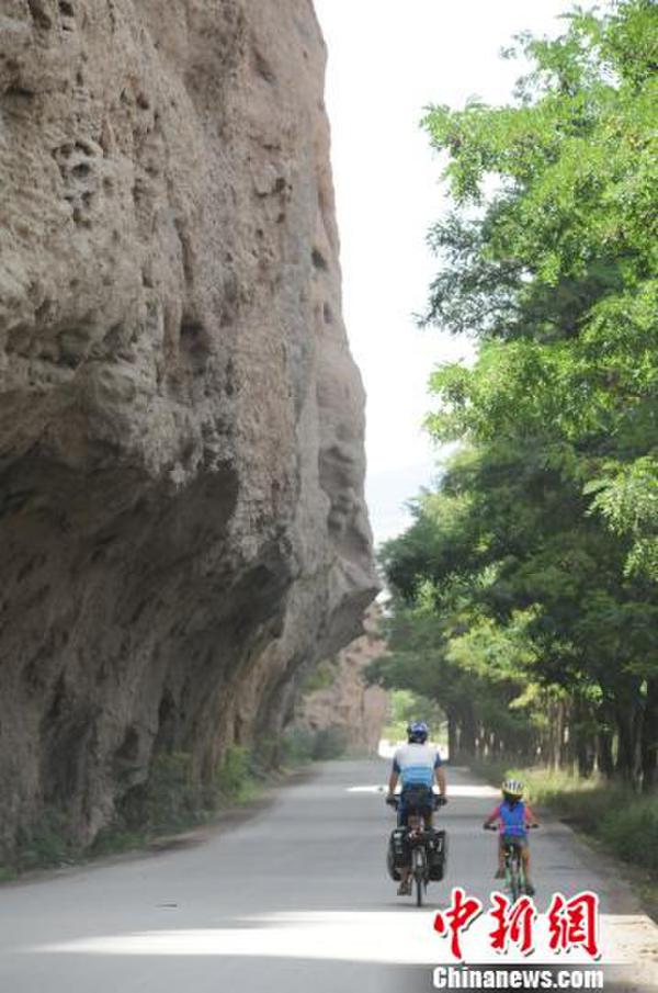 �_��Ů��6�q�T��ǧ��z·9���MԽ��������������