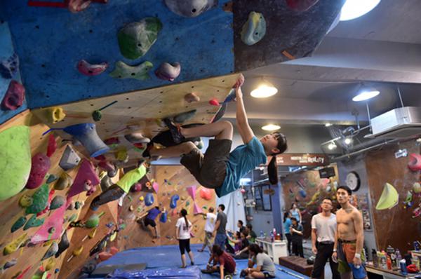 ����ͮ���ڷ�������һ�l���y�ȵľ�·����������Ϣһ�������ϣ�ֱ����ɞ�ֹ����������ͬ��·��������������һ���^��������������(4��26�Քz)�� ���A��ӛ�� ���� �z