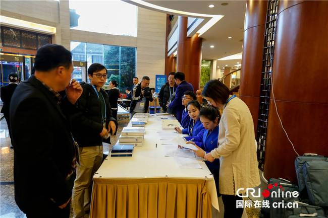 ���Č����绥(li��n)�W(w��ng)���(hu��)�����e����ý�wӛ���M(j��n)�v���(zh��n)��