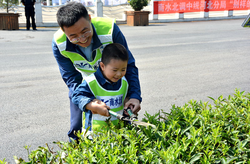 �Ěq�������С���ѱ����������x�ְ��ֵĽ��������޼��Gֲ�B�N�������x��Ҫؓ(f��)؟(z��)�ӱ��־�ʯ���f����̎ؓ(f��)؟(z��)�G���S�o(h��)������������M(j��n)�й���Ѳ�������������W(w��ng)ӛ�ߌO����z��