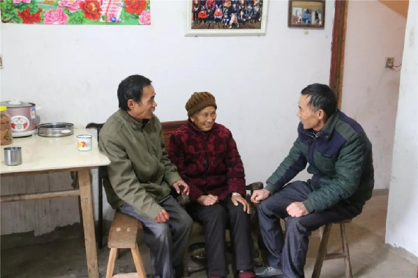 �@һĻ�I�������ֵ�ͽ��40������ĸ�Hȥ������������70�q����