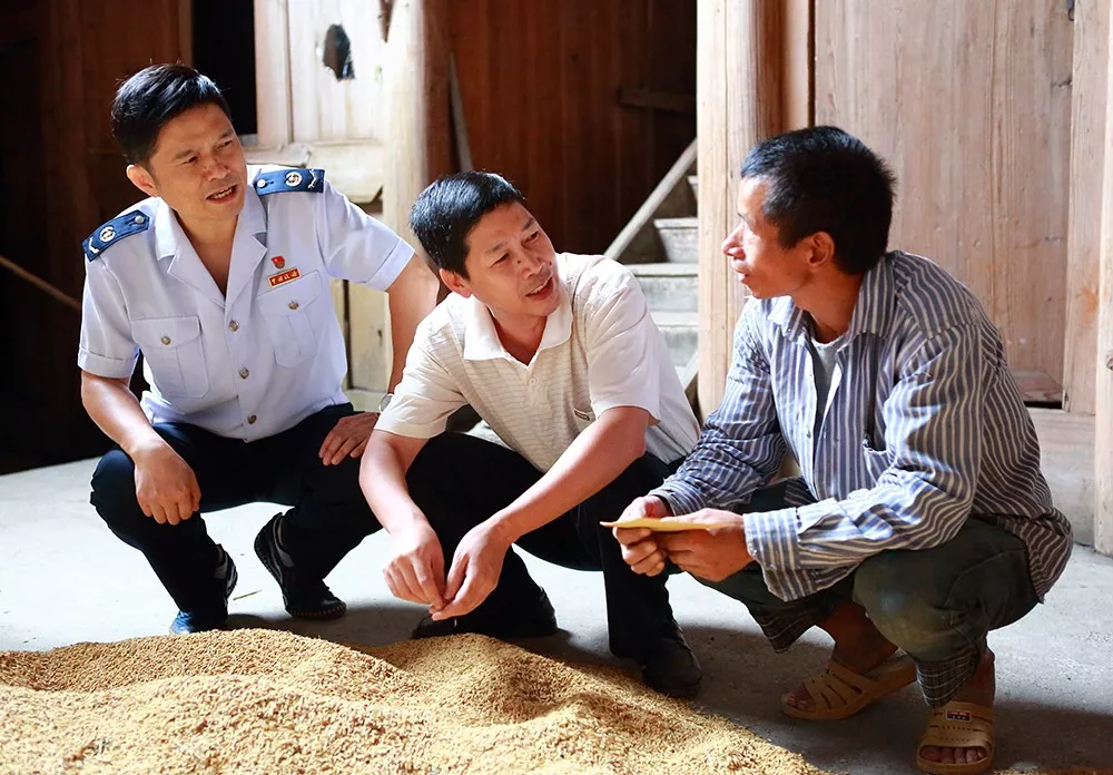 脫貧攻堅(jiān)戰(zhàn)中綻放的稅務(wù)力量