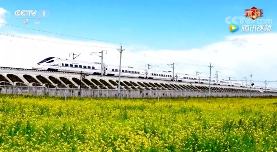 ���Һ���ϱ�D��ʣһ����ˡ������괺������ע�⵽�@��(du��)�F·���ކ���