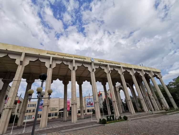 ��(x��)��ϯ�w����ʲ�P�ˣ��@���c���z�I֮·�����о���