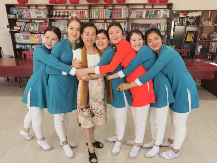 ��(x��)��ϯ�w����ʲ�P�ˣ��@���c���z�I֮·�����о���