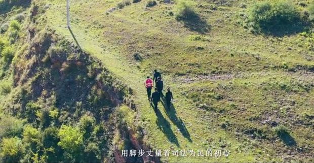 ���������ļ�Ӱ������(l��i)һ��(ch��ng)��Iӯ���ĸЄ�(d��ng)