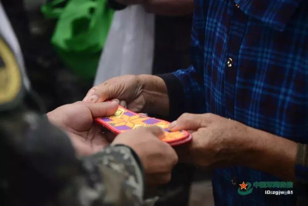 �@�β���30���ҕ�l��׌܊�˸е�ů�ģ�