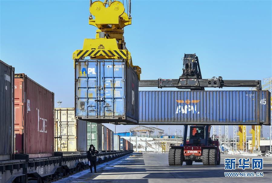 �����Aȫý�^�l���D�Ļ���(d��ng)����14��������ɽ�ϱ����V���l(f��)չ��ƪ��������(x��)��ƽͬ־����ĵ��h�����P(gu��n)���½������o(j��)��(sh��)