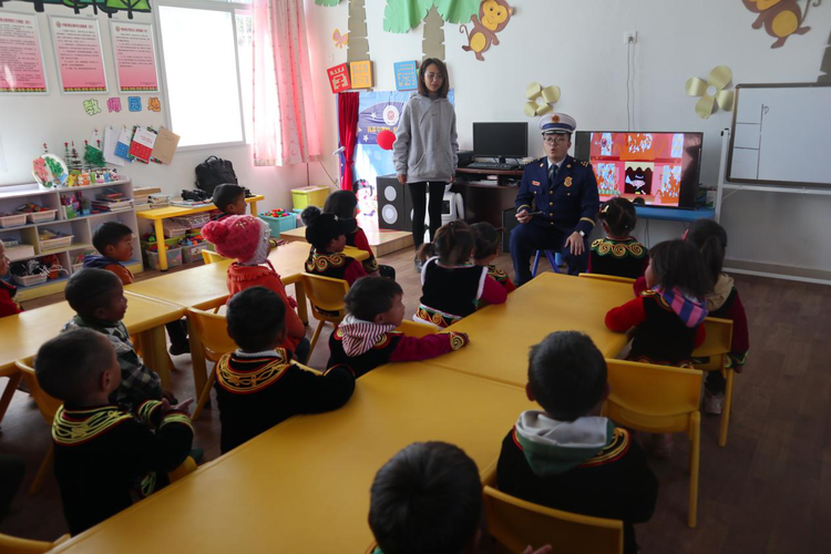 ��׷�������{���Ĵ���ɽ����������ҹ�����o��ɽ�o����һ��ƽ��