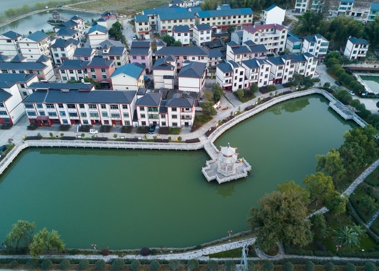 һҊɽˮ�g�x������ӛ�ġ��Gɫ֮�s��