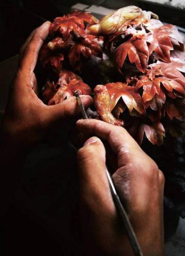 ʯ���ǵ����ϵĹ���