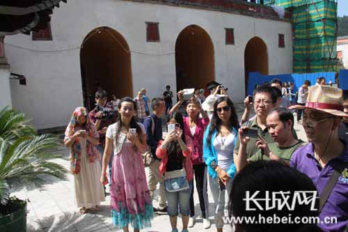 8��14�����ӱ��в��L�F(tu��n)ӛ�ߵ������ڳ�֮�R���L