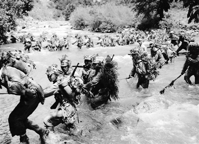 �ψD���������b���Ї�ʿ����ǰ������ŭ��ǰ����·���������������������܊���M(j��n)����