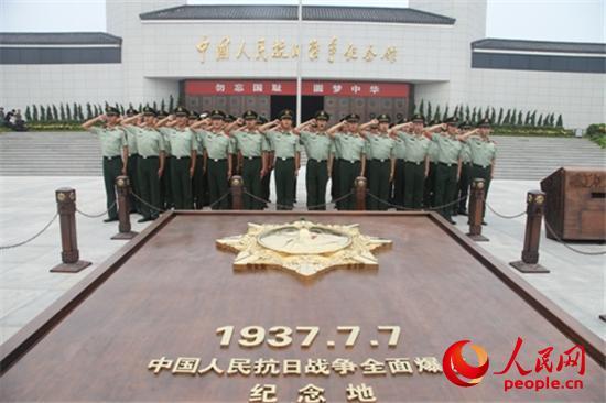 7��7�ծ�(d��ng)�����侯�������(du��)ĳ���ٱ��ڡ���(d��)�����Ʉ��¡�����ǰ������