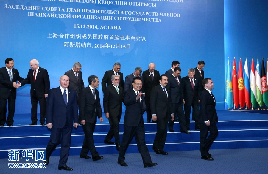 12��15�����Ї�����(w��)Ժ������ˏ��ڰ�˹���{��ϯ�Ϻ������M���ɆT���������X������ʮ���Ε��h�� ���A��ӛ�� ���d�� �z