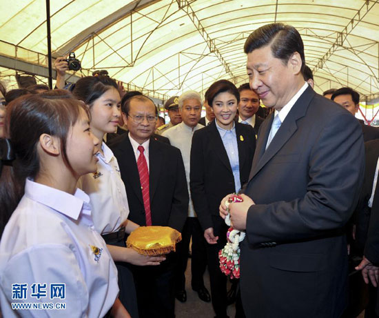 12��23�գ�����̩��(gu��)�L�����Ї�(gu��)��(gu��)�Ҹ���ϯ��(x��)��ƽ��̩��(gu��)����Ӣ����ͬ�£����́��������ܺ��(z��i)Ӱ푵����Ș��_(d��)�{����ɳ�����ЌW(xu��)����ο���W(xu��)У���������A��ӛ�� ��W(xu��)�� �z