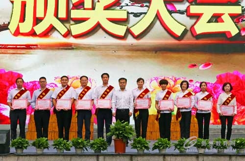 �L������������ �F�ݸ��ء������ؽ̡�εȻ���L(f��ng)