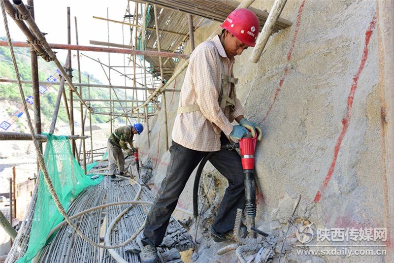 ��һ��(ji��)��2000�ڄ��ߊ^��(zh��n)���h��(j��)μ����һ����3��