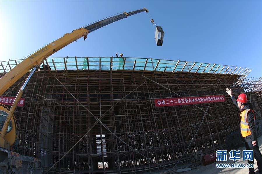 ���D�Ļ���(d��ng)����2���������L(zh��ng)ɳĮ��ڸ��ٹ�·�����һ���ȡ����Ҫ�M(j��n)չ