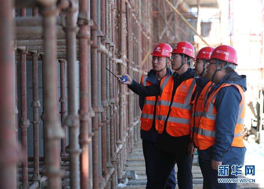 ���D�Ļ���(d��ng)����3���������L(zh��ng)ɳĮ��ڸ��ٹ�·�����һ���ȡ����Ҫ�M(j��n)չ